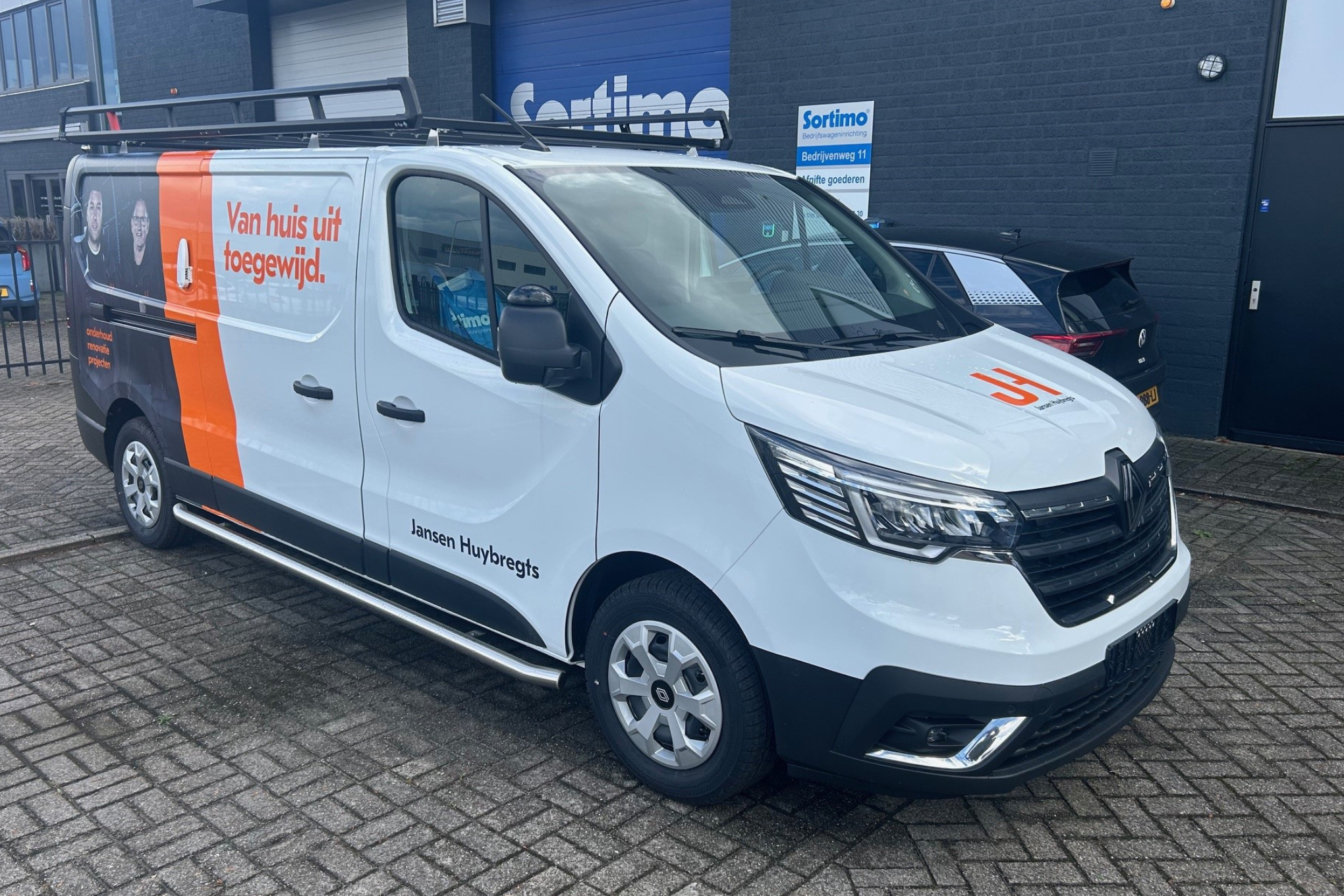 Jansen Huybregts: Renault Trafic med Sortimo SR5 bedrijfswageninrichting